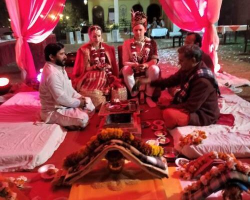 बेलारूस से गुलाबी नगरी आए जोड़े ने हिंदू रीति रिवाज से किया विवाह