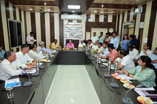 जनकल्याणकारी योजनाओं का लाभ हर पात्र तक पहुंचे, विकास कार्य समयबद्ध पूरे हों : दिया कुमारी